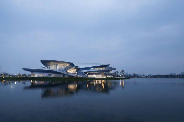         Zaha Hadid Architects (9 )