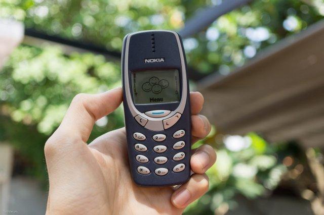       :    Nokia 3310 (2 )