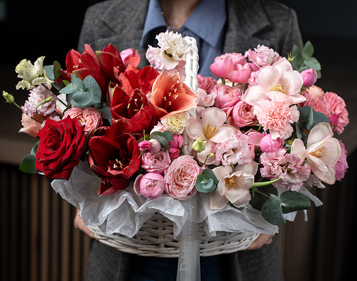 Красные розы как символ любви: Почему это самые популярные розы и какие сорта существуют