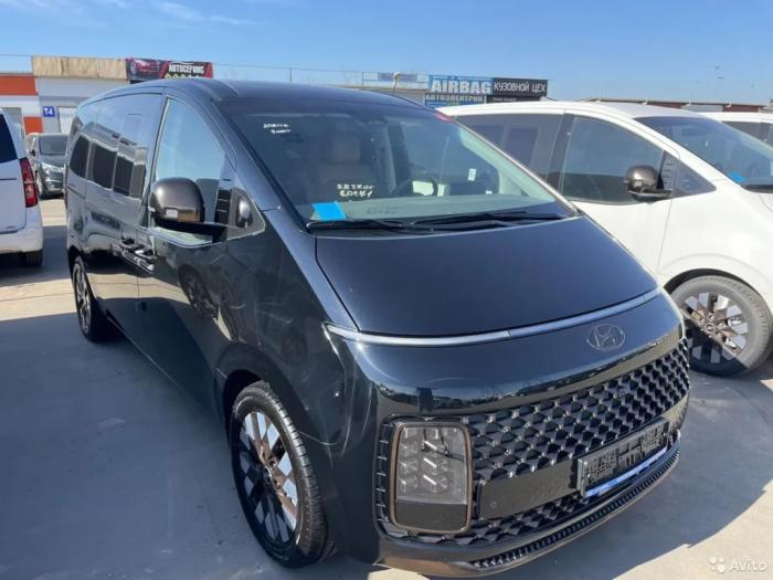 Лучшие автомобили для большой семьи