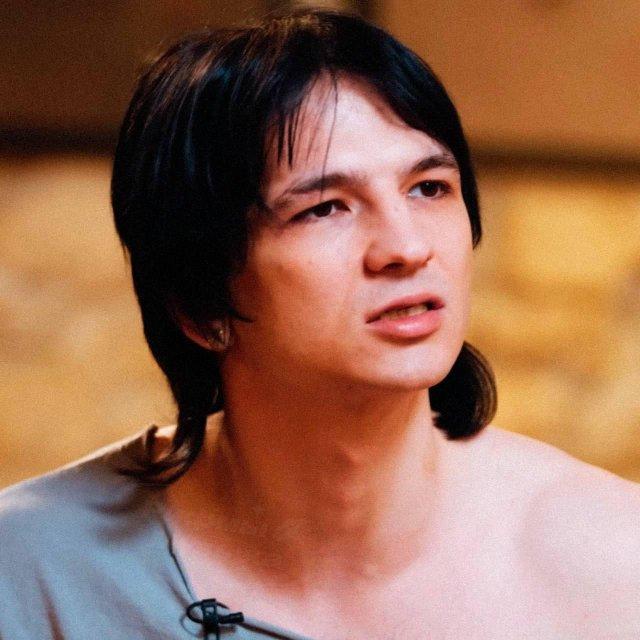  " "        -    (4 )