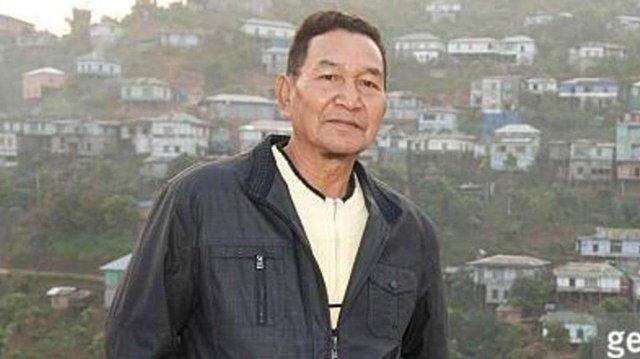        :    39 , 94   33  (4 )