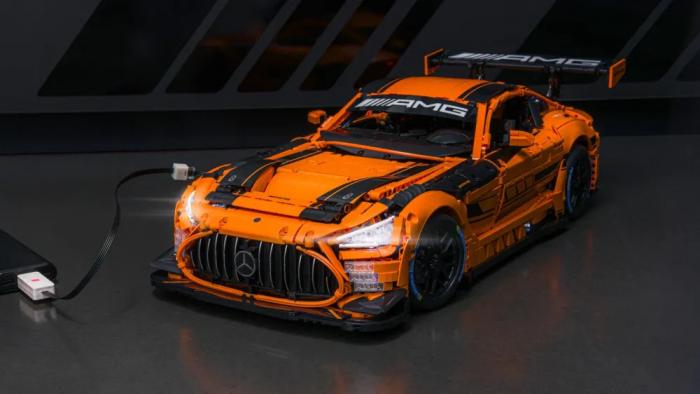     : Mercedes-AMG GT3   1:8    (10 )