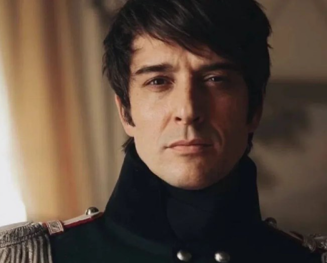 Новый актер Болконского в «Войне и мире» (2 фото)