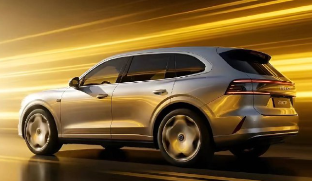 ����� Zeekr 8X (6 ����)