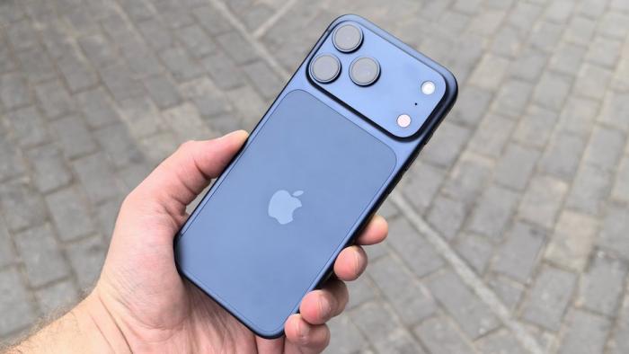 ��� �������� ����� ������������ iPhone (4 ����)