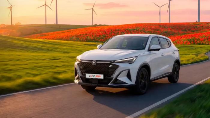 Changan CS35 Max ������� � ���������� �� 1,3 �������� ������ �������, ��� � ������ (4 ����)