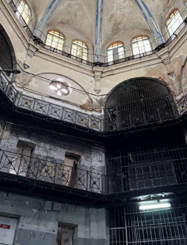 ������ �������� � �����-���������� (5 ����)