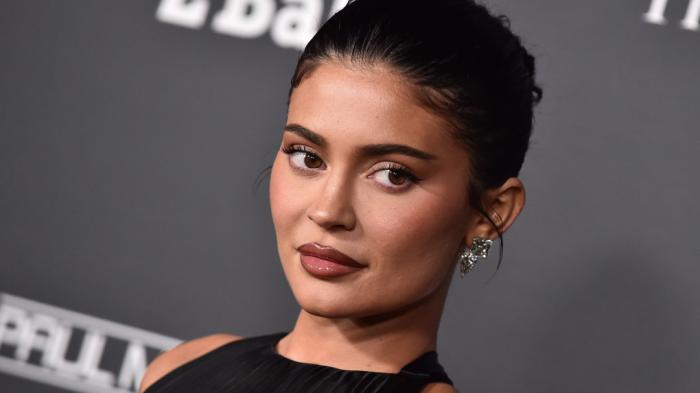 ����� ������� ��������� ��������� ������� � ���������� �� $20 ��� (4 ����)