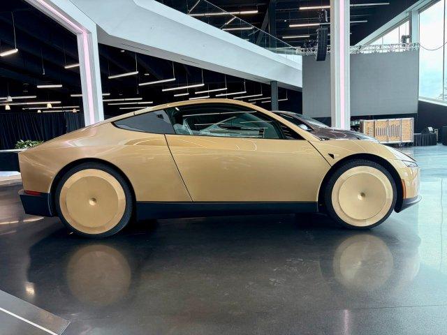 ������ �������� ���������� ��� ���� � ������� �� Tesla Cybercab: �� ����� ��� Lada Vesta (3 ����)