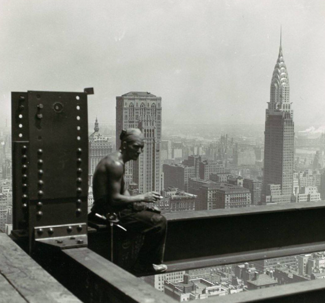 ����������� Chrysler Building � ���-����� ����� �������� ������� (8 ����)