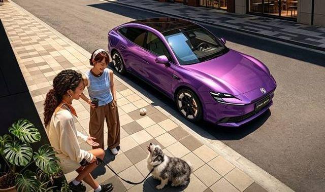 ������� ������� Porsche Taycan �� ���� Lada Granta (10 ����)