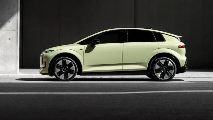 Audi �������� �������� ����������� A2 � ������� ���� �� 656 ���������� (11 ����)